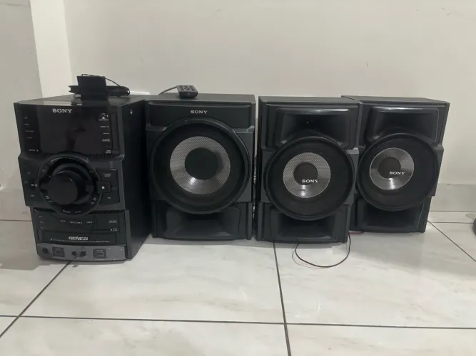 Som Sony Genezi com 3 Caixas de Som - Potente - R$ 700