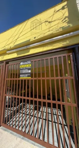 Casa com dois dormitórios e garagem coberta, Jardim Dona Elvira - Itapevi - SP
