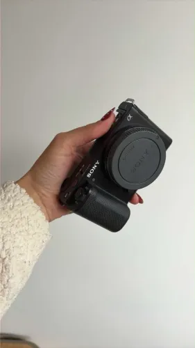 Kit Sony ZVE-10 + lente 18-105 F/4