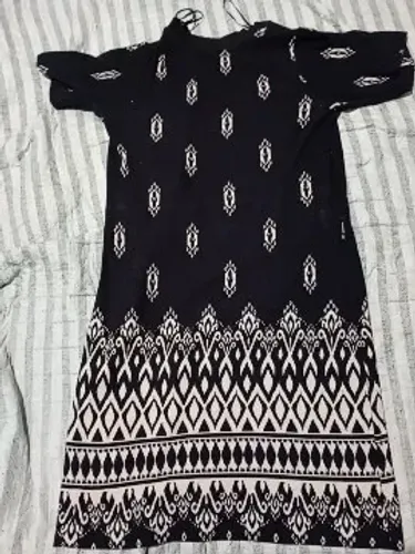 Vestido canelado preto com detalhes tribais Renner
