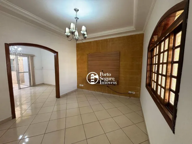 Casa com 3 dormitórios para alugar, com 3 quartos por R$ 3.300/mês - Jardim Ipiranga - Ame