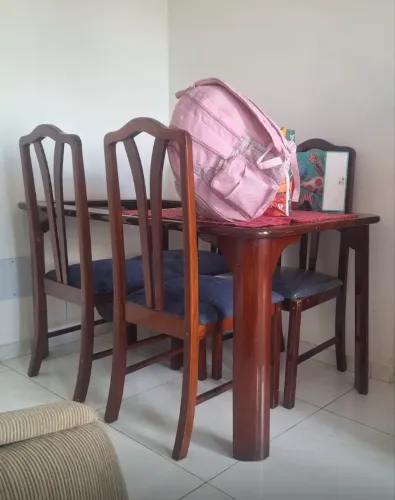 Mesa 4 cadeiras
