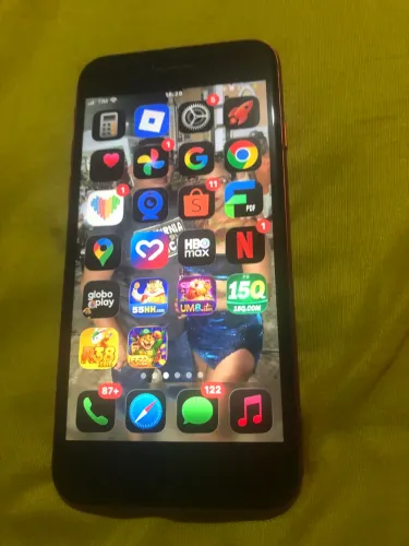 Vendo um iphone SE em perfeito estado, sujeito qualquer teste aceito cartão de crédito 