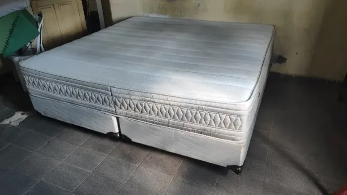 Cama Box King Size Onix Manhattan - Molas Ensacadas (Conservada)