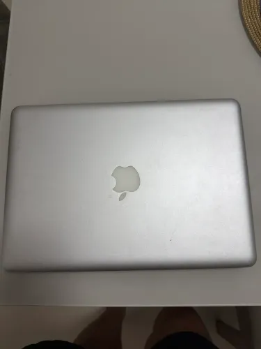 Vendo MacBook Pro 2011 i7 