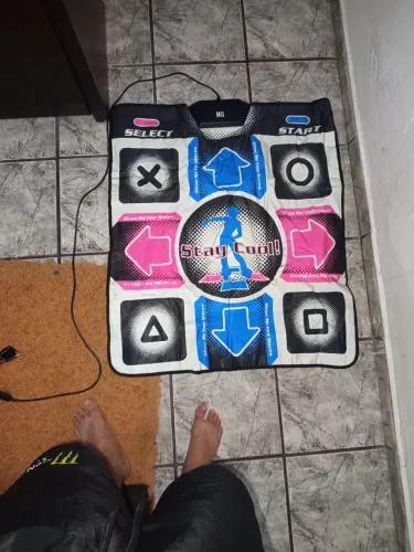 Tapete dançante pouco utilizado
