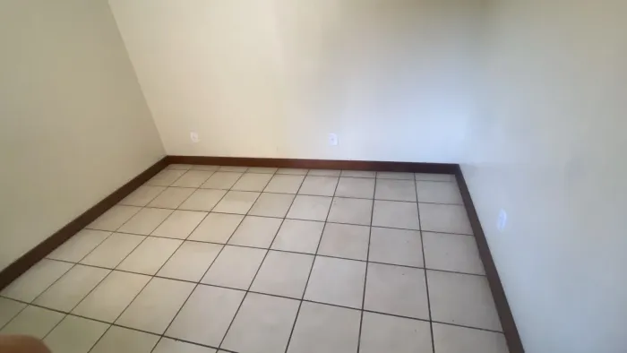 Alugo sala comercial próx. Fórum criminal , cível e ALEPA