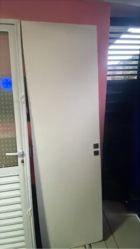 Vendo porta de 60 cm combatente