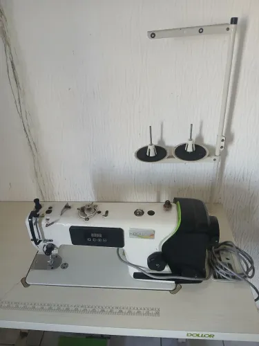 Maquina de costura reta direct drive
