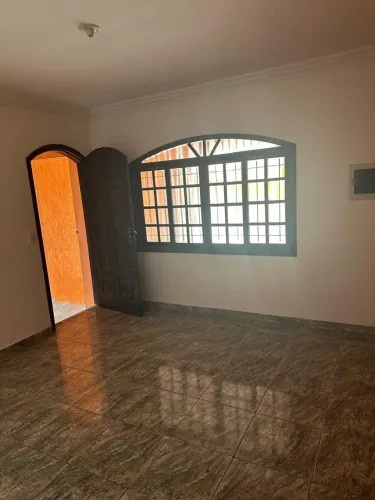 Excelente Casa de Rua Sobrado com 2 casas independentes - Varanda com vista - Bairro Jardi