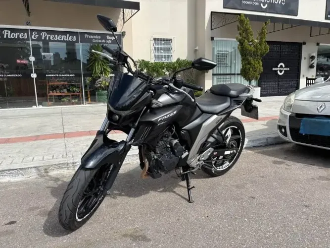 Yamaha FZ25 Fazer 250cc (2022) - Único Dono