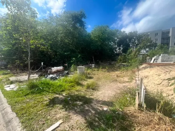 Terreno à venda no Condomínio Grand Park