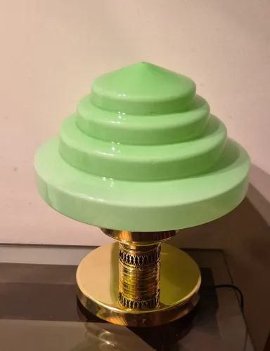 ART deco Luminária de mesa base madeira com metal niquelado com opalina verde escadinha