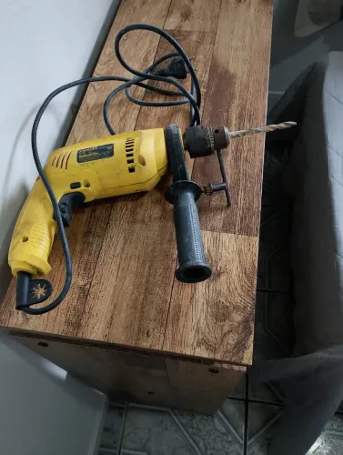 Vendo parafusadeira furadeira funcionando perfeitamente