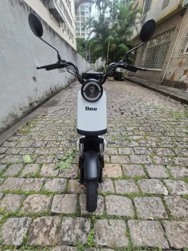 Scooter Elétrica - Bee U1S