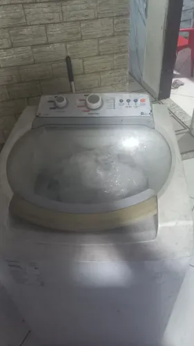 Máquina de lavar funcionando
