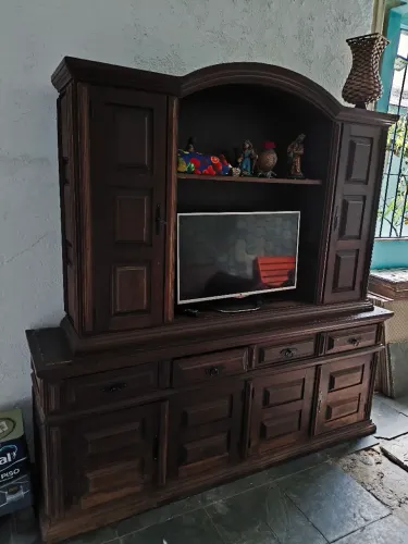 Estante de Madeira Maciça Antiga