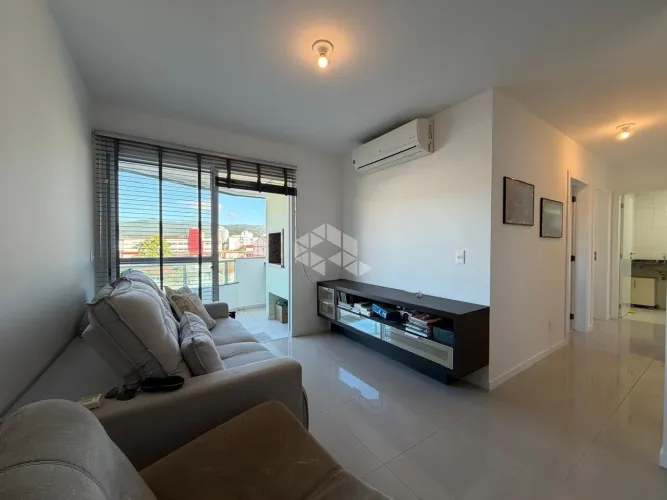 APARTAMENTO COM 3 QUARTOS SENDO 1 SUÍTE 1 VAGA DE GARAGEM NA TRINDADE FLORIANÓPOLIS