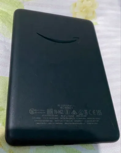 Kindle Modelo NO. C2V2L3, geração 11, comprado em 2022 