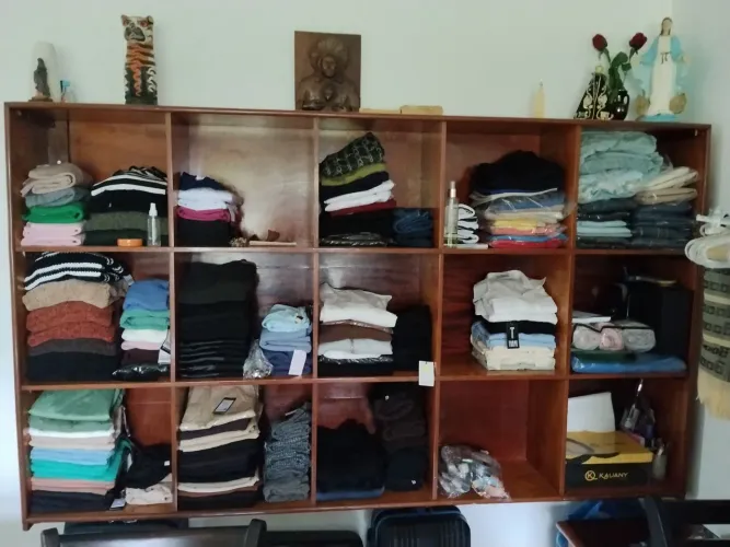 Colmeia para loja/ expositor de roupa
