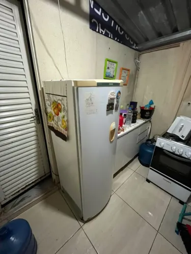 Vendo geladeira e fogão usados . Mais funcionando *