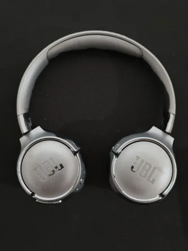 Fone de ouvido JBL TUNE 520BT