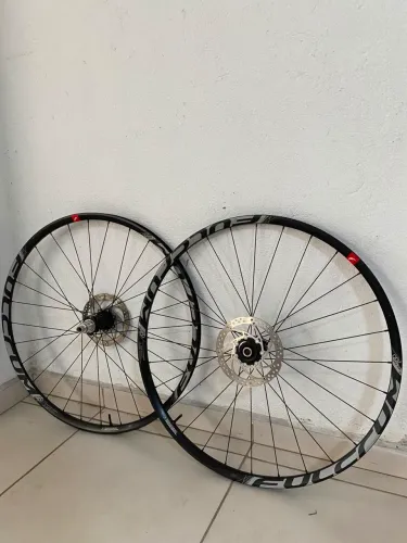 Par de Rodas Fulcrum Red Zone 700 Aro 29 + Discos Magura