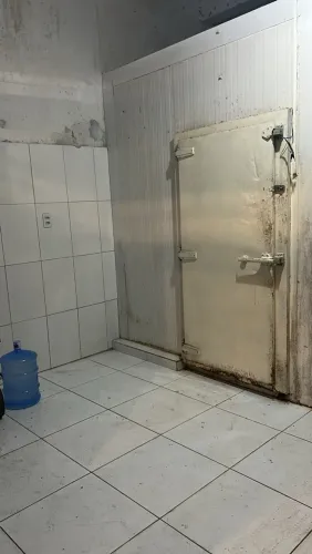Alugo camara fria compartilhada