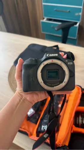 Câmera canon r100