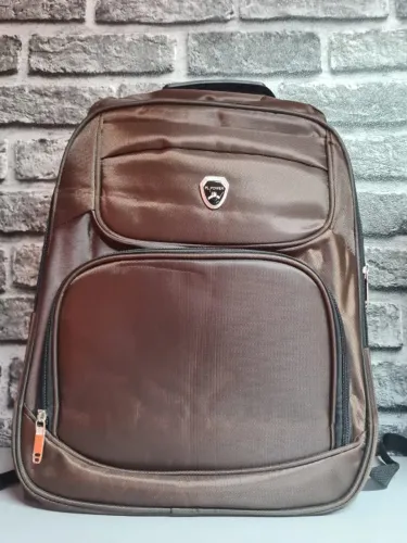 mochila marrom de couro sintético