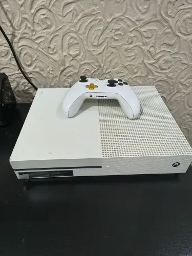 Vendo XBOX ONE S 550gb