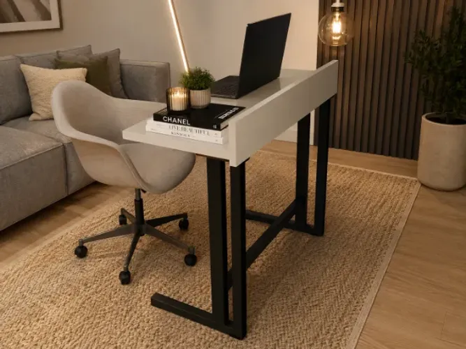 Mesa Notebook Delluxe. Em Madeira Maciça L65CM X P35cm x A70CM.