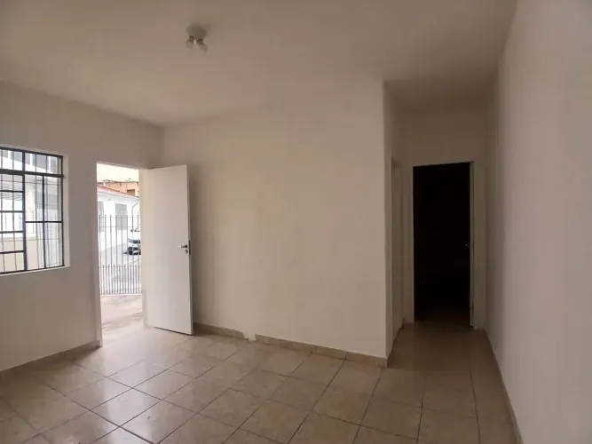 Campo Grande: Aluga-se casa Térrea: com 1 quarto, banheiro, sala,cozinha,lavanderia,