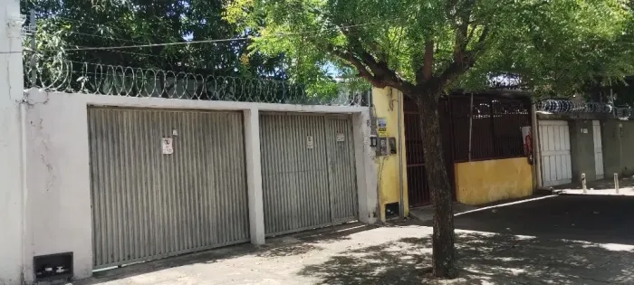 CASA NA AV. SANTOS DUMONT