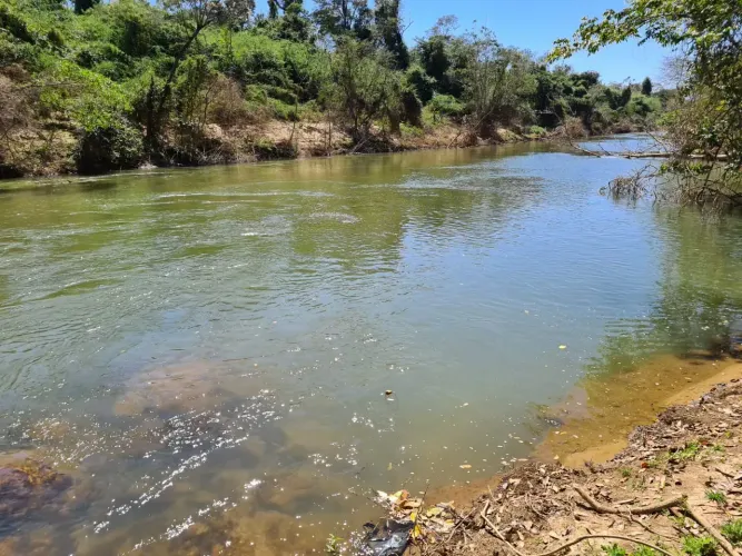 ~ Atenção Pescadores chacara 20.000 metros Beira Rio _