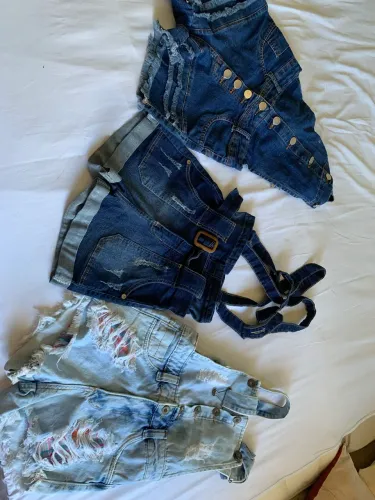 Jardineira jeans