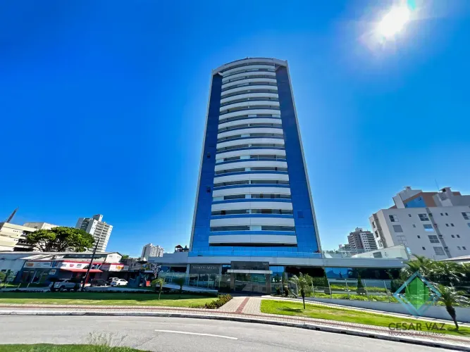 Imóvel para venda possui 138 metros quadrados com 3 quartos em Estreito - Florianópolis -