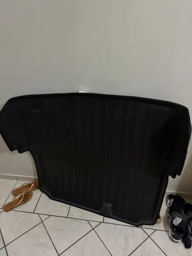 Tapete bandeja porta malas Jetta 