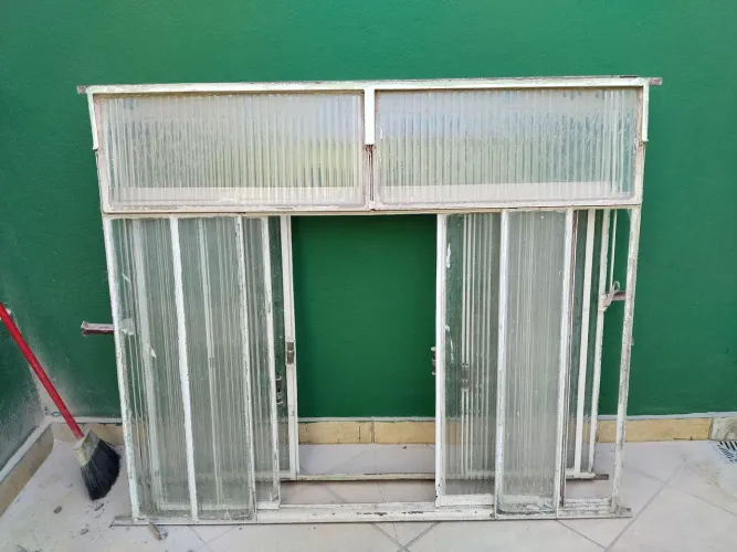 Duas janelas ferro 1,50 por 1.30