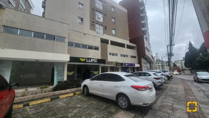 Loja comercial com 90 m² privativos na Lauro Linhares