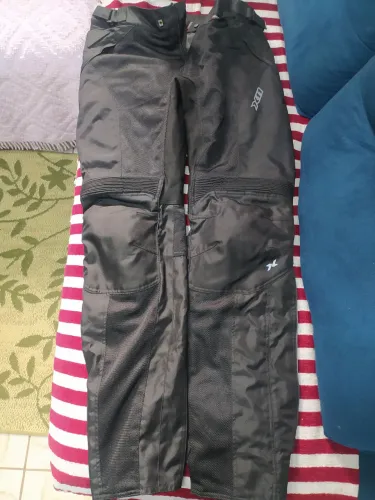 Calça X11 para motociclista 