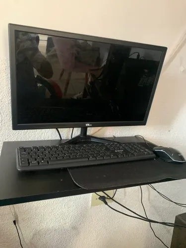 Vendo pc completo acompanha teclado,mouse,fone,mousepad,e monitor