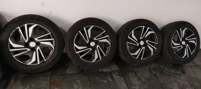 Rodas Originais Onix 2024 + Pneu + Calotas.