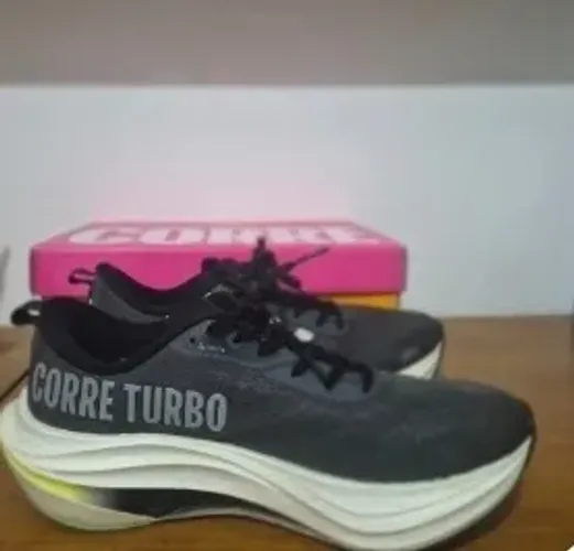 Tênis Corre Turbo