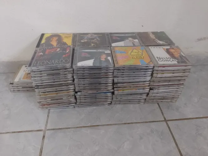 Vendo vários CDs