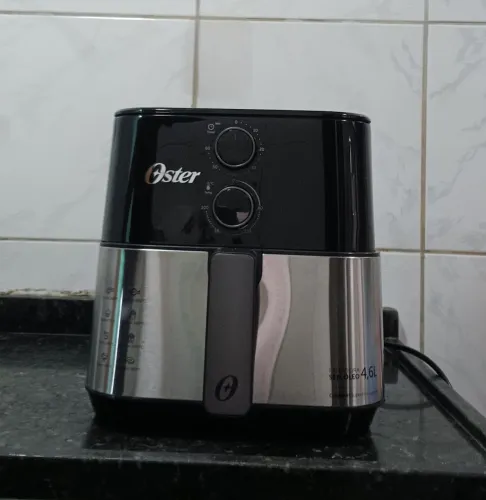 Air Fryer Oster OFRT520 - Fritadeira Sem Óleo, 220V