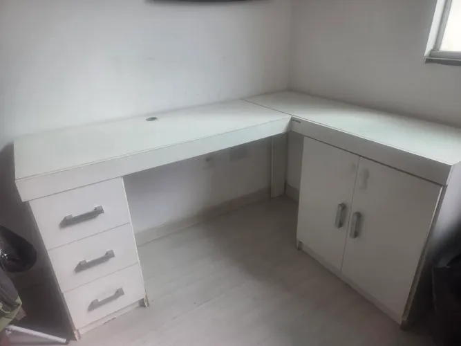Escrivaninha em L