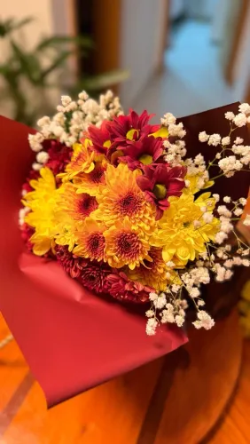 FLORES E ARRANJOS FLORAIS