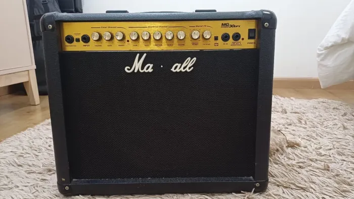 Cubo Marshall MG 30 DFX