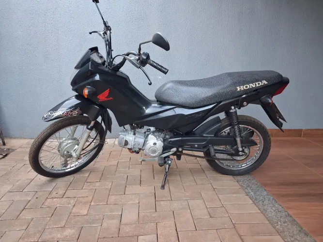 Vende-se pop 110i ano 2023/2023. Ipva pago..valor 9.700, 00 contato  63- *